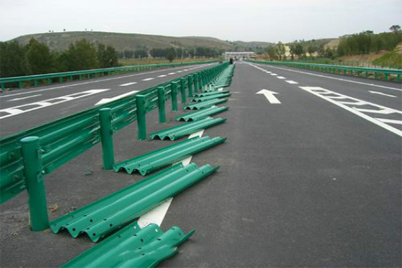 鸡西波形护栏的维护与管理确保道路安全的关键步骤