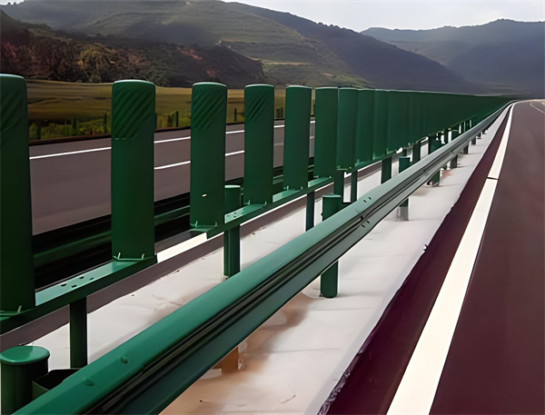鸡西三波护栏板在高速公路的应用